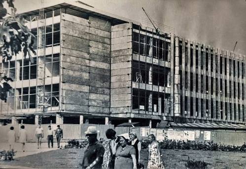 0009_yalta_market.jpg