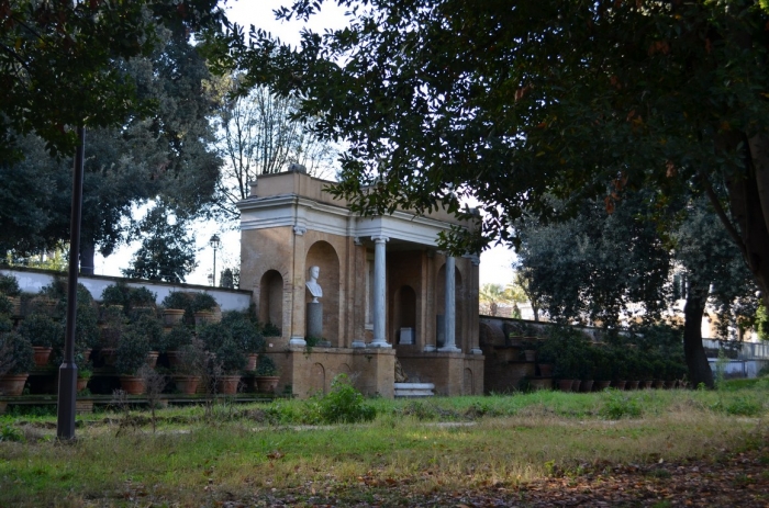 009_tribune_con_fontana.jpg