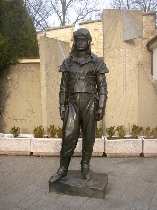 026_pamyatnik_generalu_shtefaniku.jpg