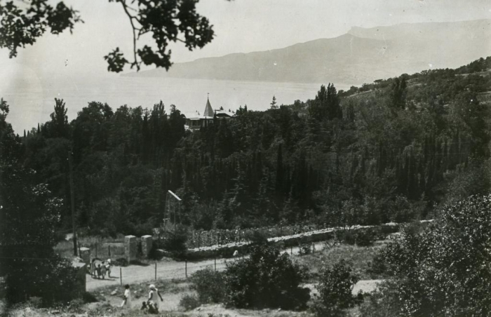 043_rosarium_of_nikitsky_garden_1930s.jpg
