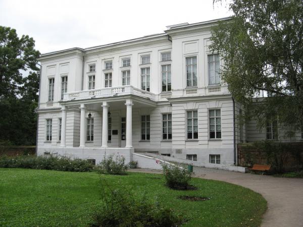 dvorec_Bobrinskogo_v_Bogoridcke_1.jpg