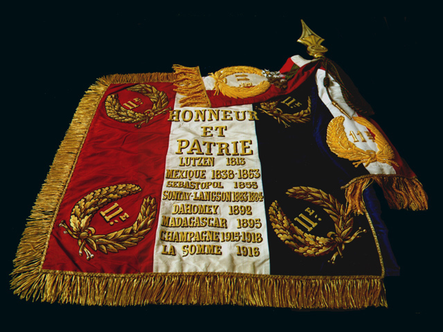 etendard_du_11e_regiment_dartillerie_de_marine.jpg.jpg