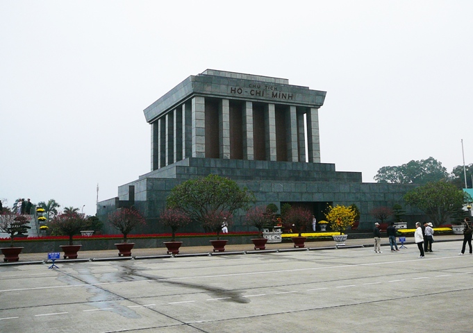 hanoi_musoleum.jpg