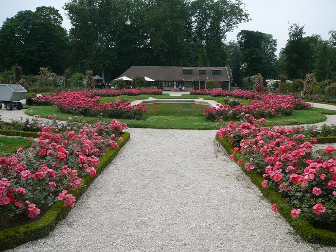 lhay_les_roses_001.jpg