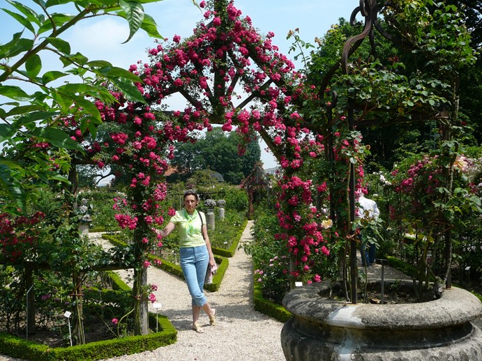 lhay_les_roses_022.jpg