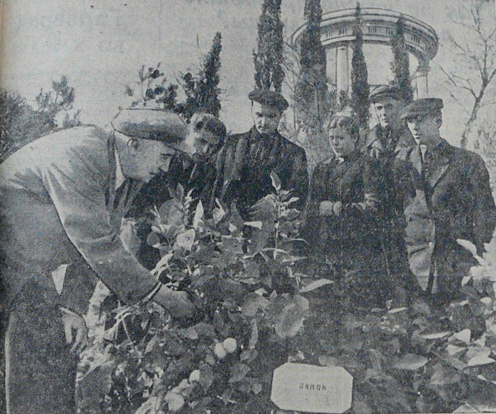 009_moscow_exhibition_1955.jpg