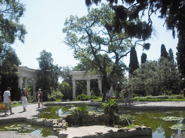 primorsky_park_yalta.jpg