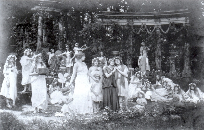 theatre_of_roses.jpg