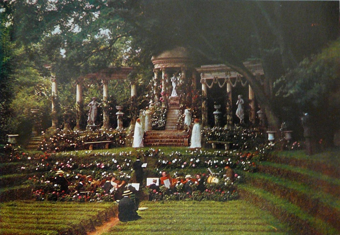 theatre_of_roses_002.jpg