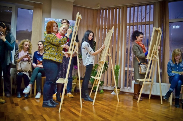v-yalte-otkrylas-hudozhestvennaya-studiya-a-la-prima-34497-12.jpg