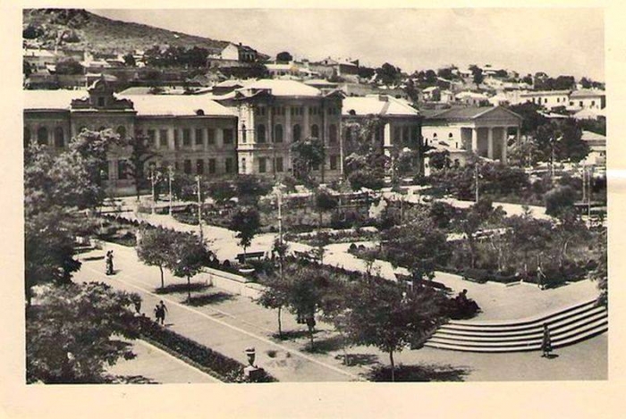 004_1957.jpg